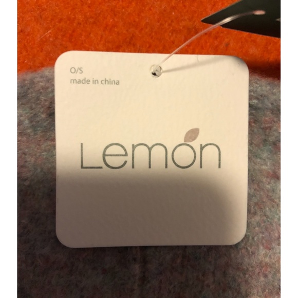 Lemon light gray wool blend rolled edge beanie tuque hat NWT - Picture 3 of 4